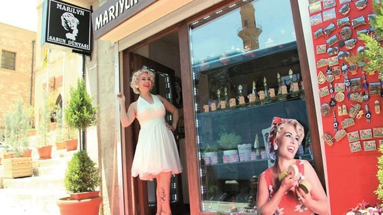 Mardin'in Marilyn Monroe'su Melek Akarmut tutuklandı