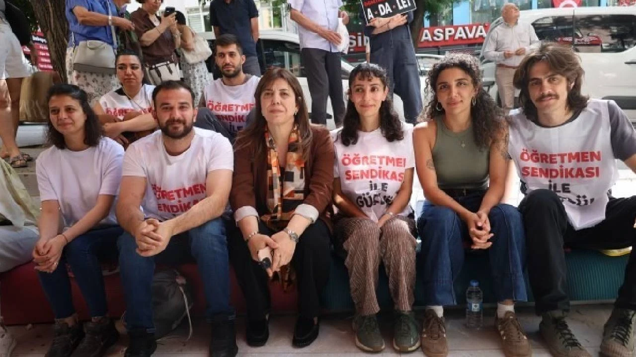 Muhalefetin öğretmenler için olağanüstü komisyon talebine ret