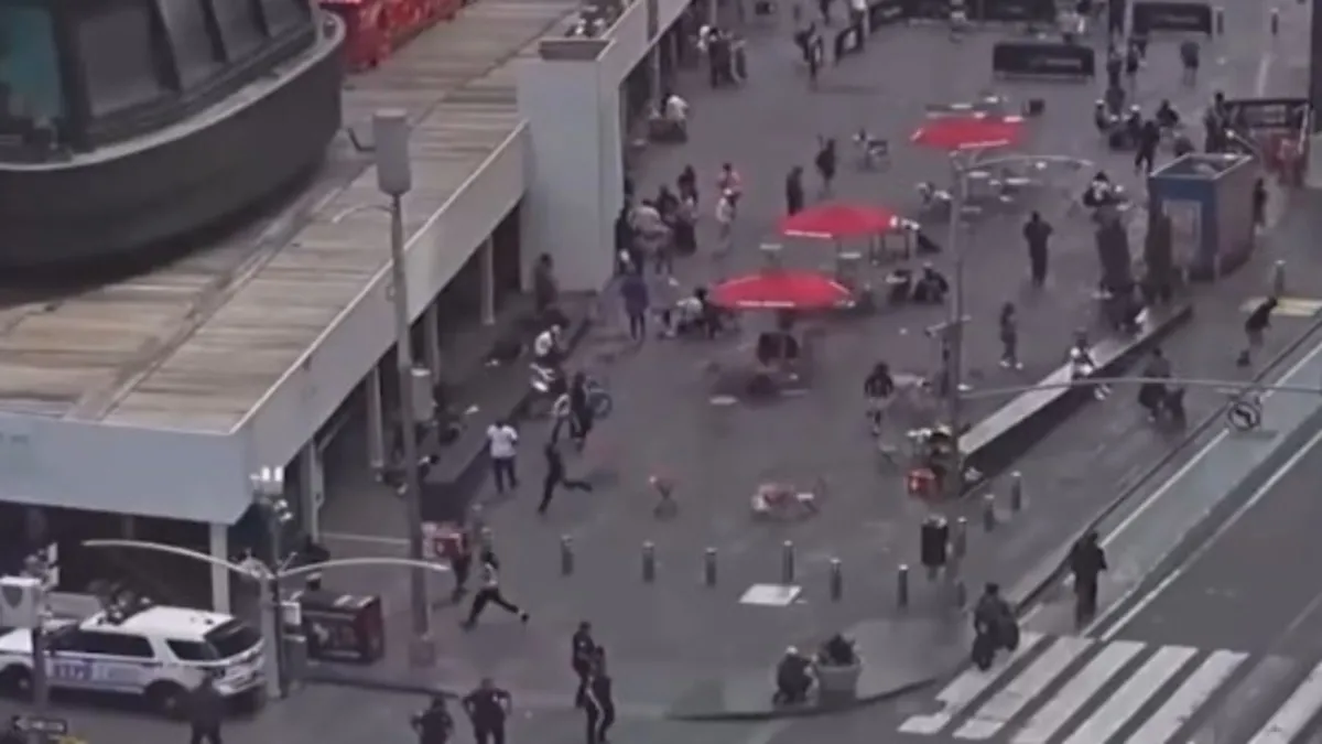 Times Meydanı'nda panik! Silah sesleri New York'u ayağa kaldırdı