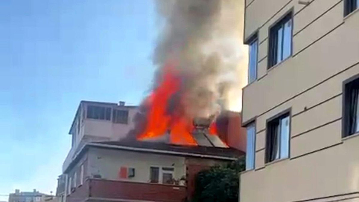 Gebze'de 3 katlı apartmanda korkutan yangın