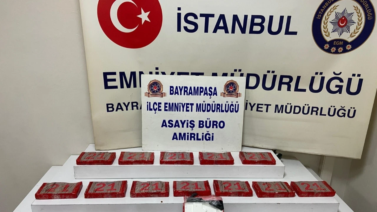 Bayrampaşa'da uyuşturucu operasyonu: Araçtan 20 kilo kokain çıktı
