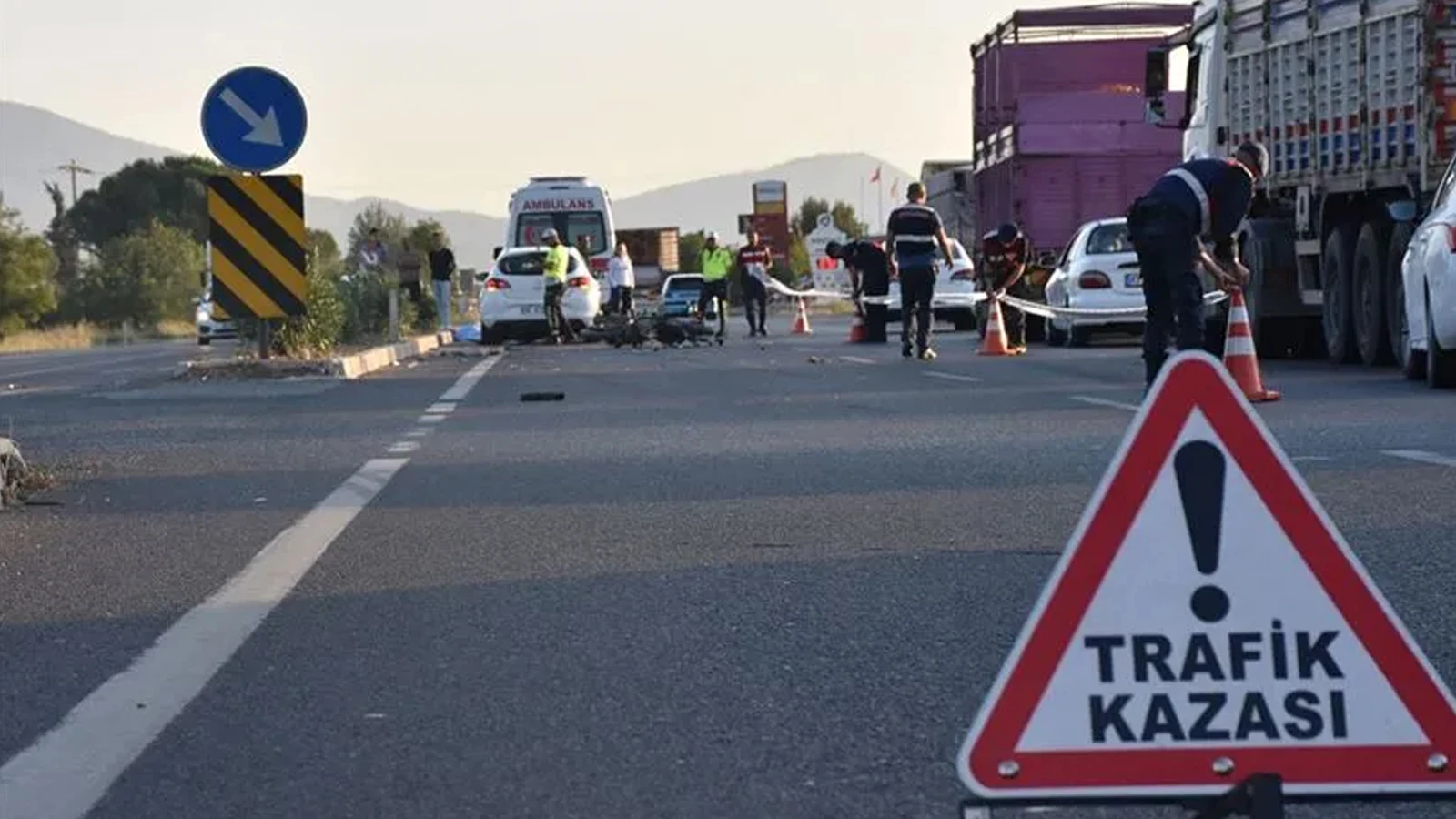 Artvin'de kamyonetle tır çarpıştı: 1 kişi öldü
