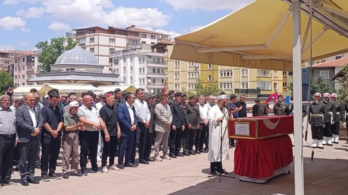 KKTC’de hayatını kaybeden Astsubay Kıdemli Üstçavuş Gökhan Yücel, dualarla toprağa verildi
