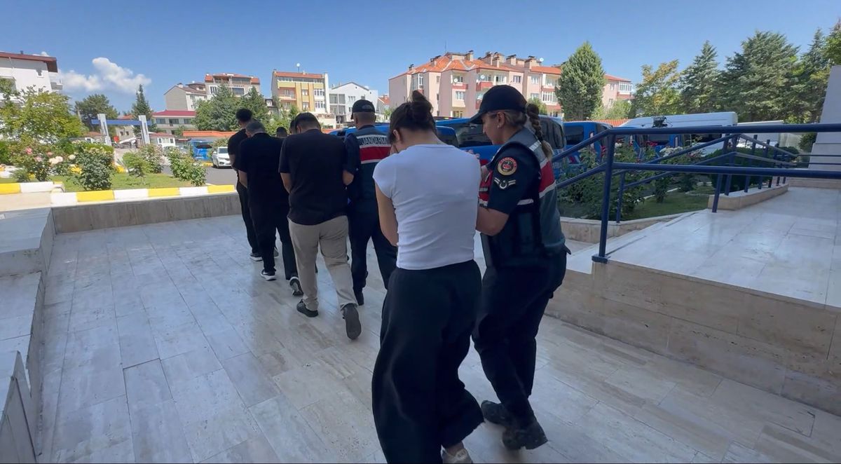 28 ilde nitelikli dolandırıcılık ve yasa dışı bahis operasyonu: 206 şüpheli yakalandı, 100’ü tutuklandı