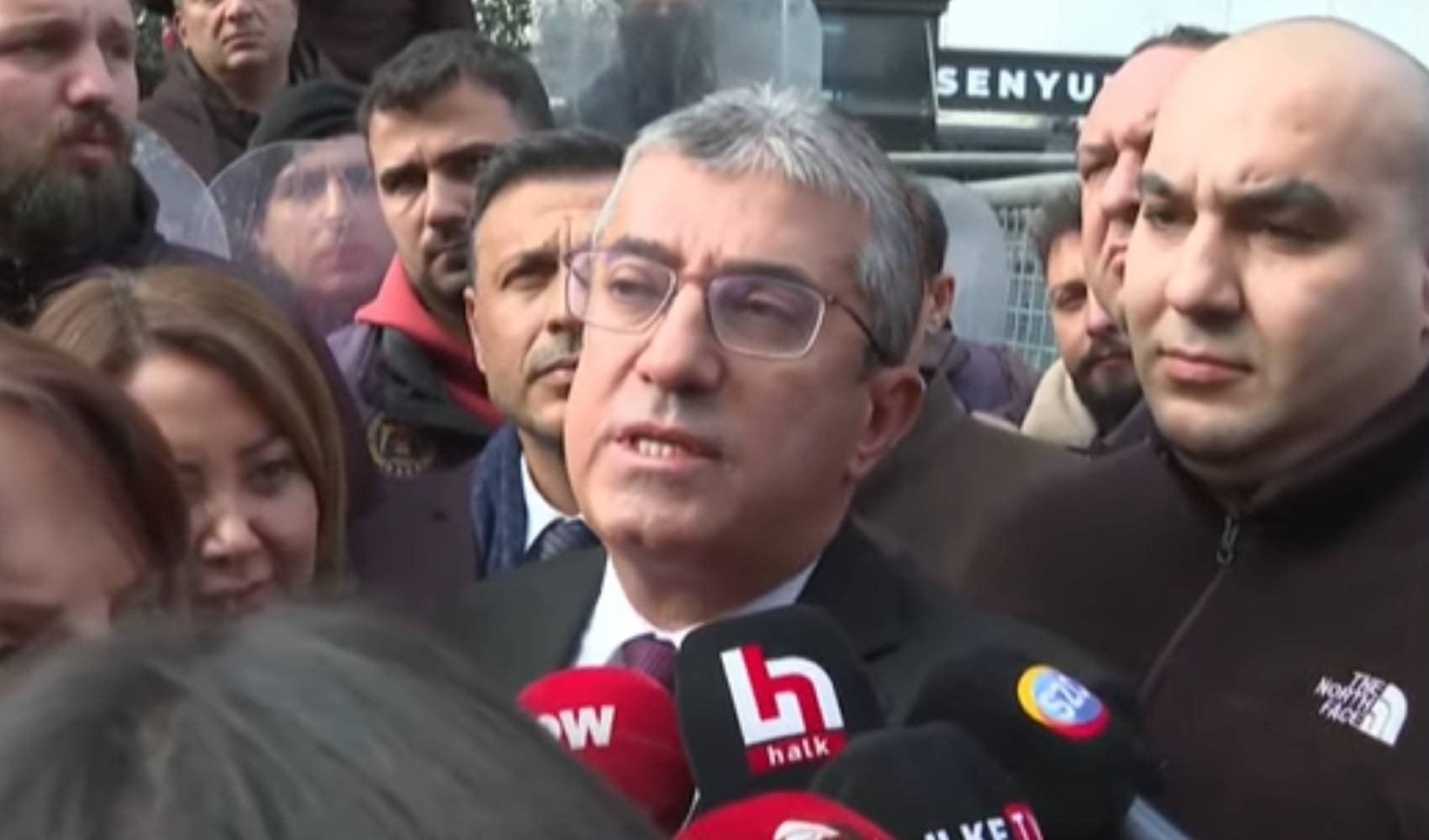 CHP'li Günaydın: Sıvacı, boyacı FETÖ'cü çıktı peki hiç milletvekili, bakan yok mu?