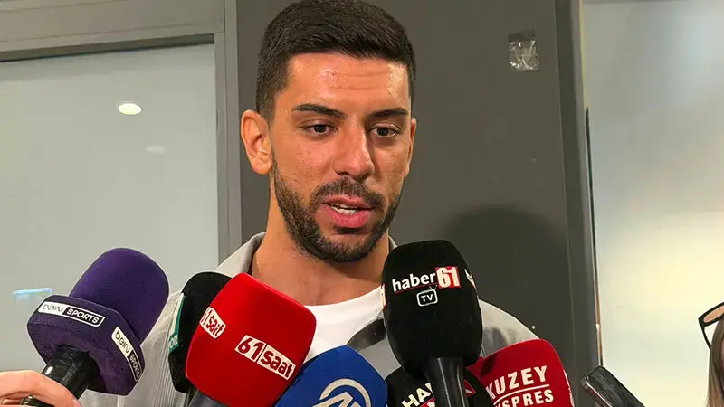 Trabzonspor’un yeni transferi Cenk Özkaçar Trabzon'da