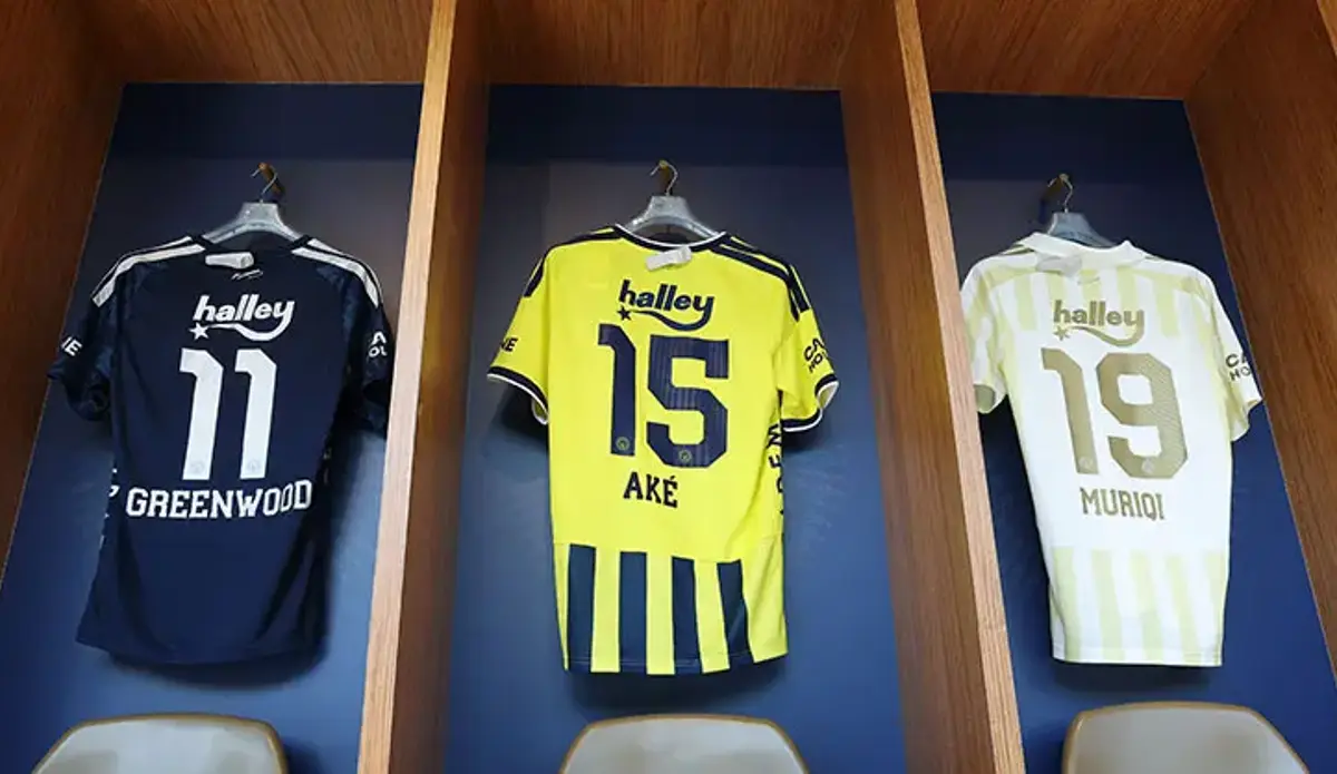 Fenerbahçe'de imza töreni günü! 3 yeni transfer imzayı atıyor...