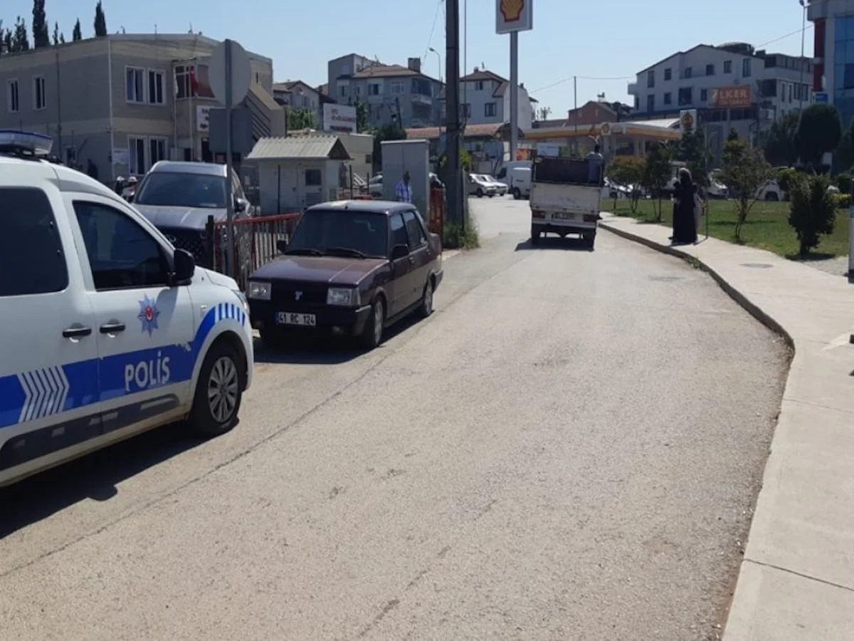Kocaeli'de dolandırıldığı iddiasıyla eski komşusunu bıçakladı