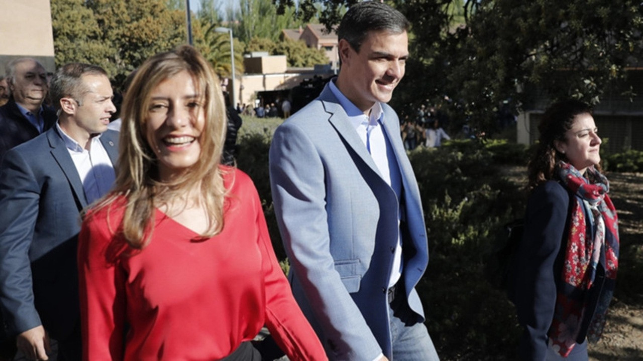 Dört suçlamadan ikisi düşürüldü: Pedro Sanchez'in eşi Begona Gomez'in pasaportu iade edildi