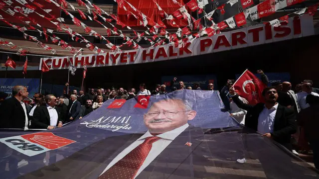 Cemil Tugay'ın istifası: Yeni parti hazırlığı sürüyor, belediye başkanlarına geçiş baskısı yok