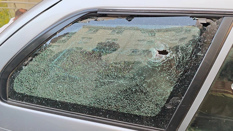 Eskişehir'de park halindeki 2 otomobile 5 kurşun isabet etti