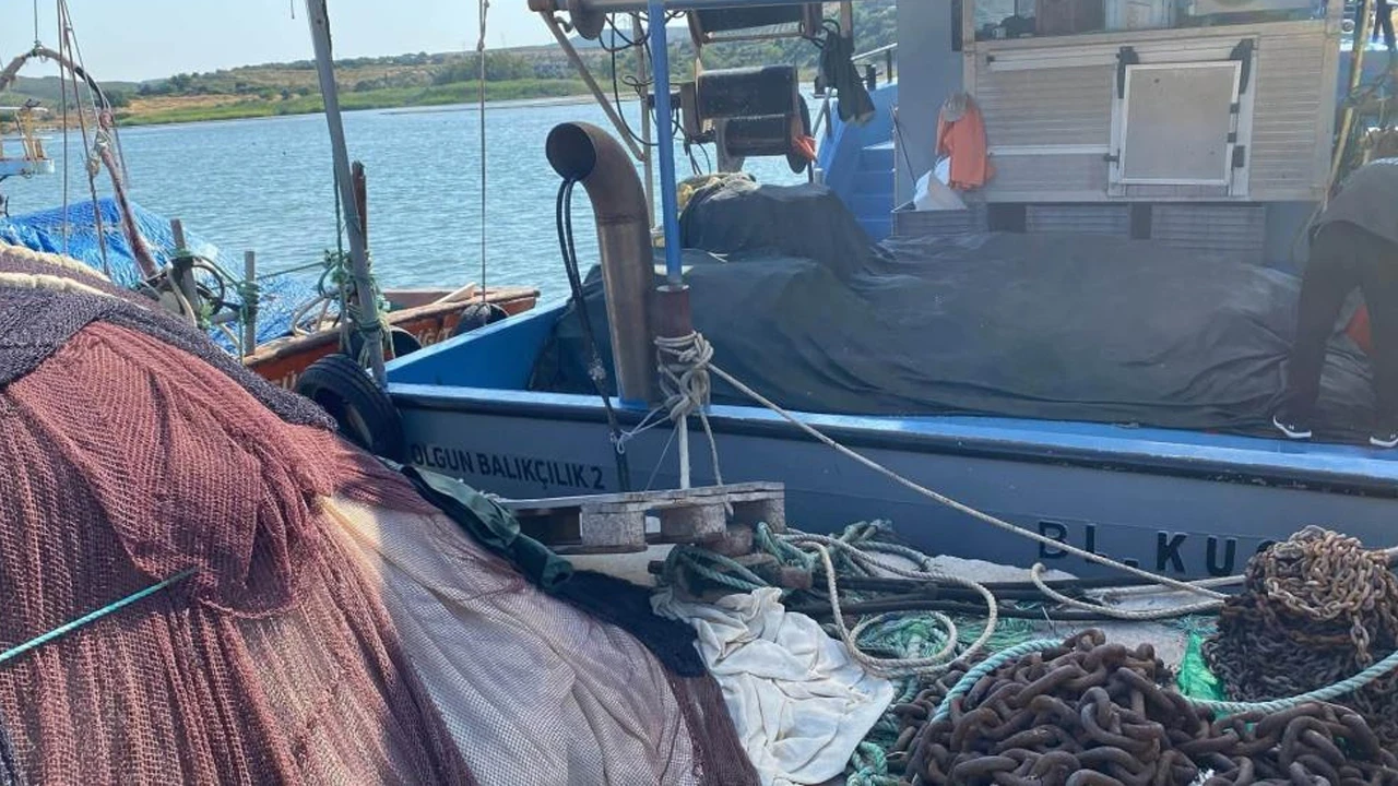 Didim'de ticari balıkçı teknelerine ağ denetimi yapıldı