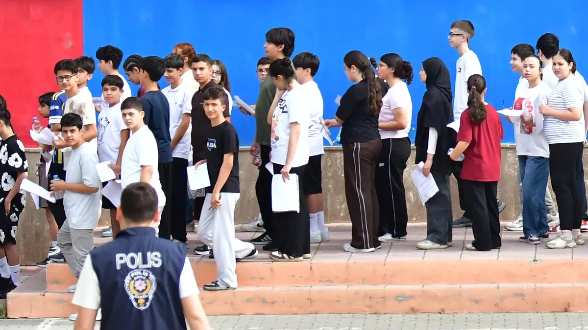 Okullarda yeni dönem! Sosyal medya kuralları değişti: İşte 10 maddede bilmeniz gerekenler