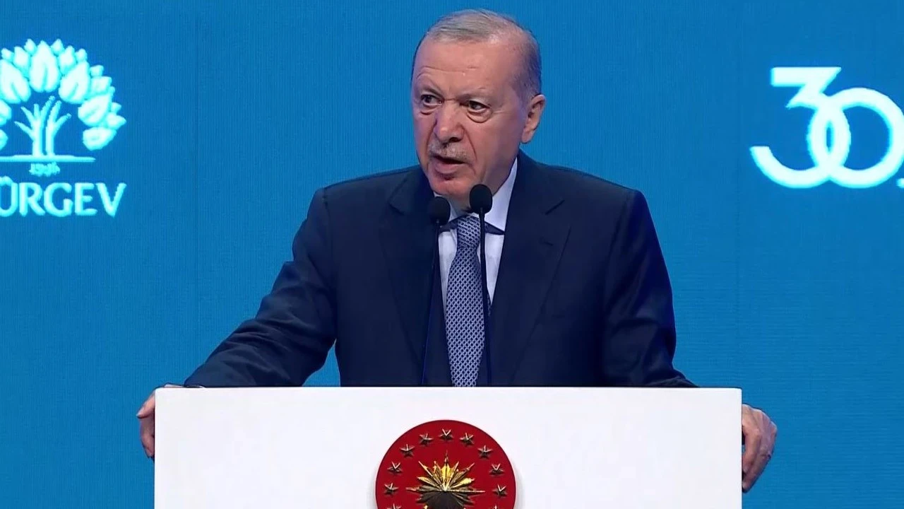 Erdoğan: Akışa yön veren, nitelikli bir gençlik yetiştireceğiz
