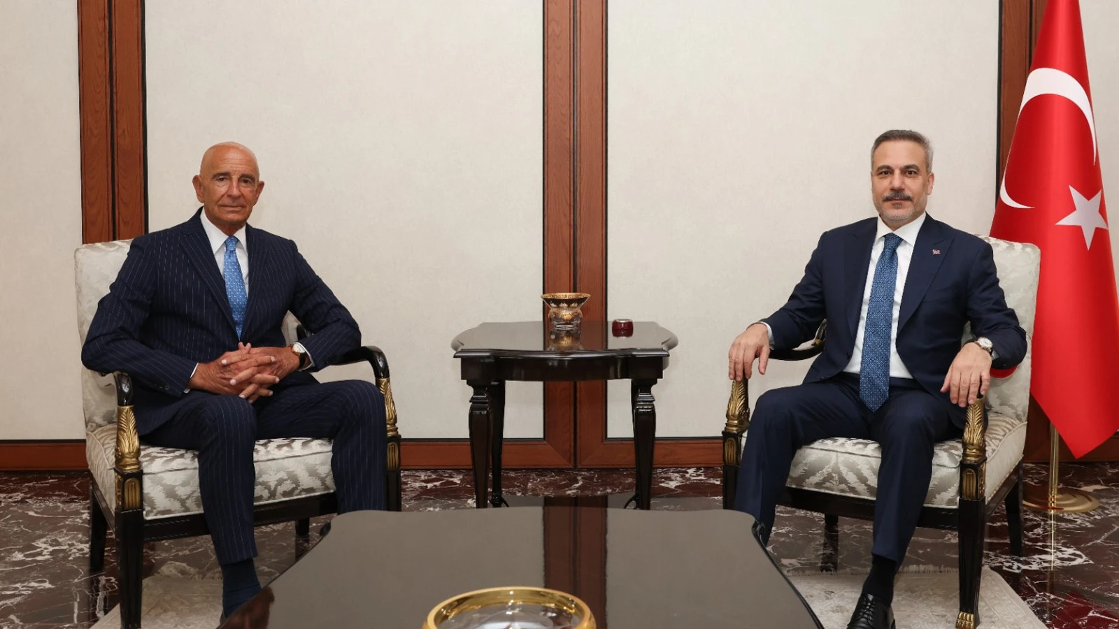 Bakan Fidan Tom Barrack'ı kabul etti