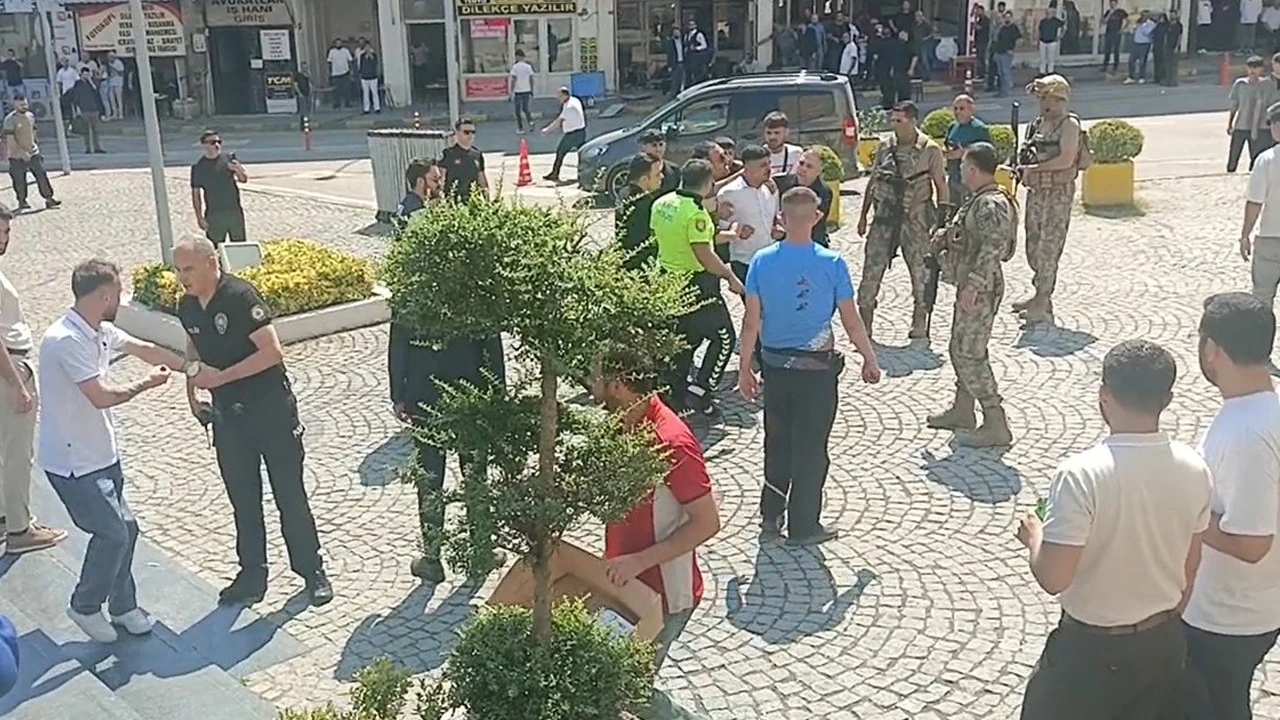 Adliye koridorlarındaki kavga sokağa taştı: 1’i polis 3 kişi yaralandı