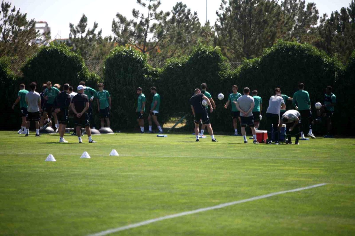 İlhan Palut: "Bugün itibarıyla 5 ana transfer yapmak istiyoruz"