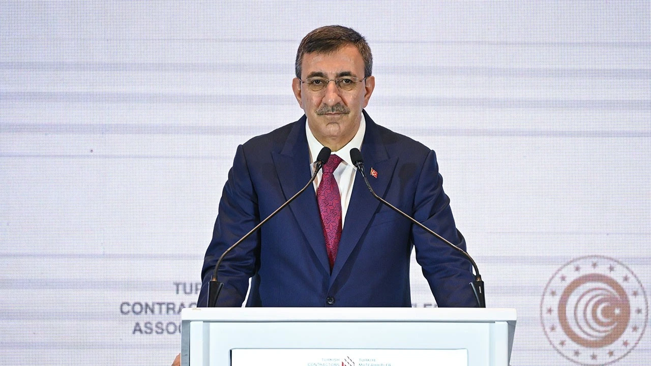 Cevdet Yılmaz: Orta vadede yeni fırsatlar doğacak, inşaat sektörüne büyük görev düşecek
