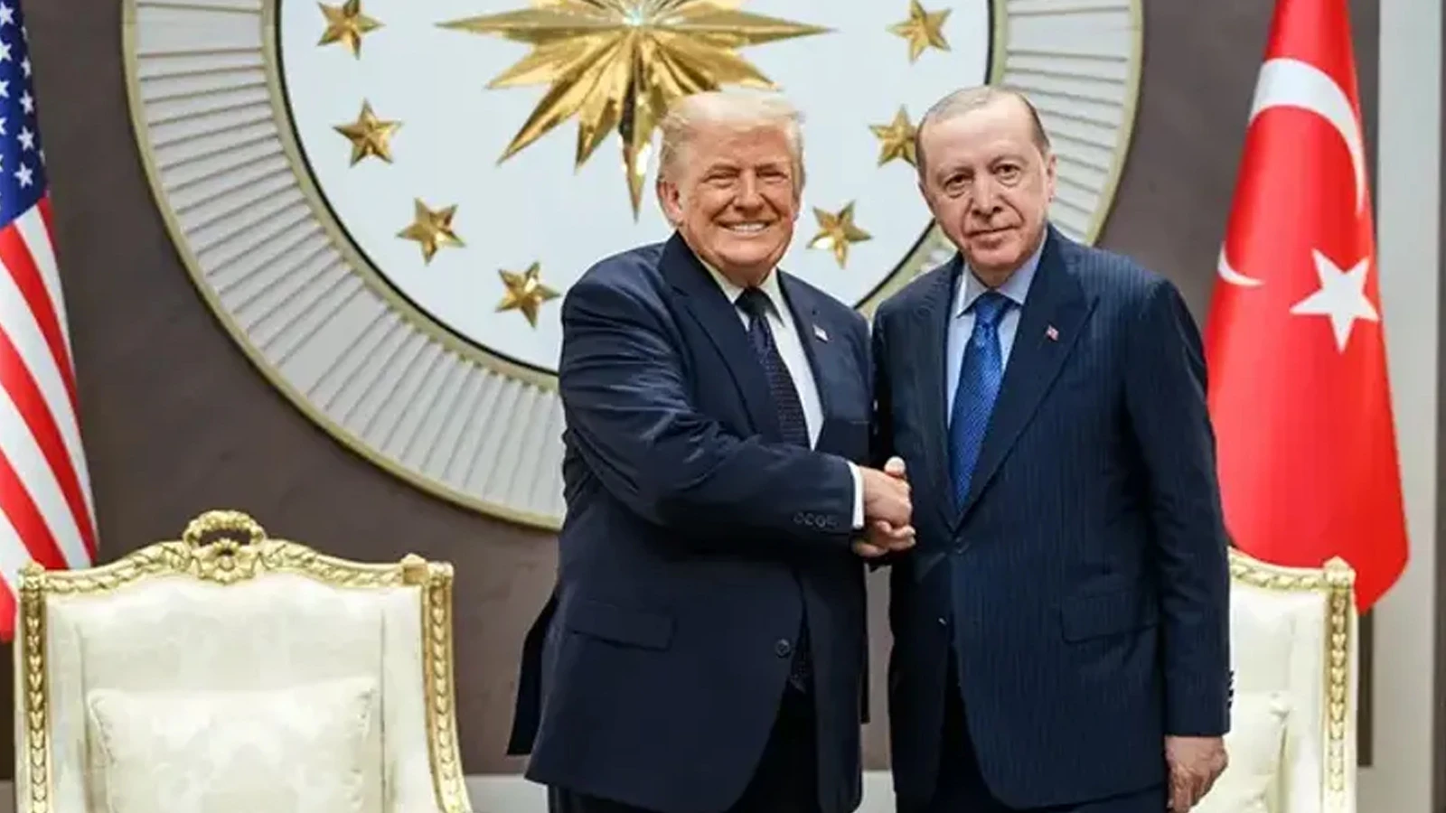 Beyaz Saray, Trump ve Erdoğan'ın tokalaştığı fotoğrafı paylaştı