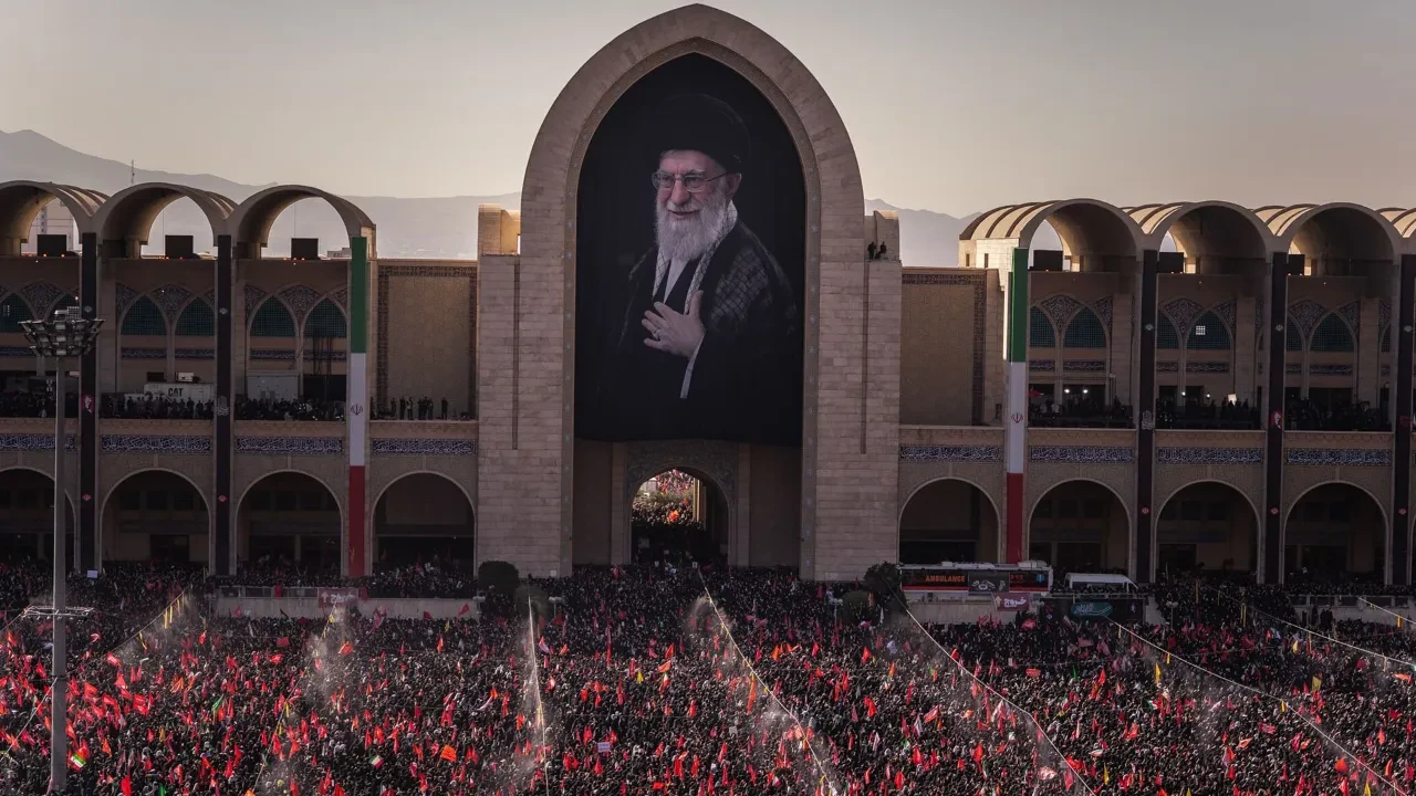 İran'ın eski dini lideri Ali Hamaney'e veda töreni: Ağıtlar ve intikam yeminleri
