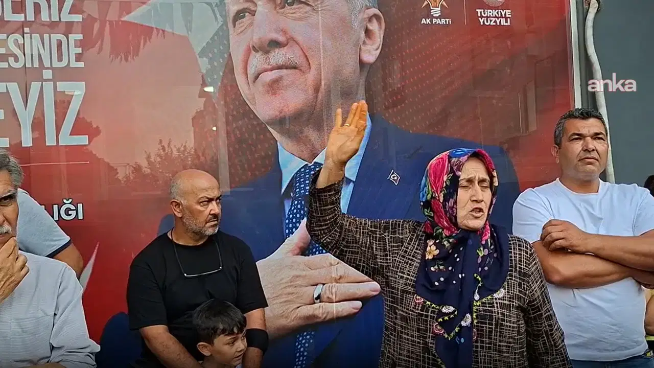 Yurttaşlar AKP il başkanlığının kapısına dayandı: ‘Depremde de kimsesizlik şimdi de kimsesiz’