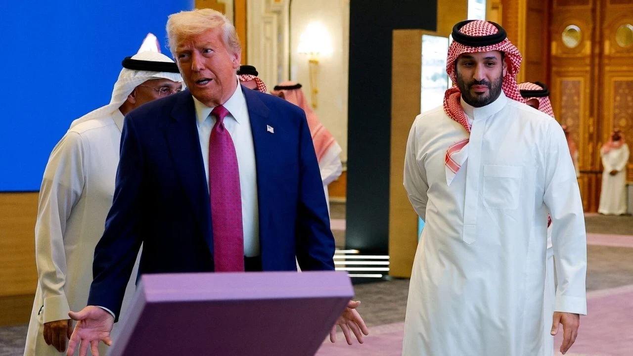 Trump savaş sırasında Suudi Arabistan'ı tehdit etmiş