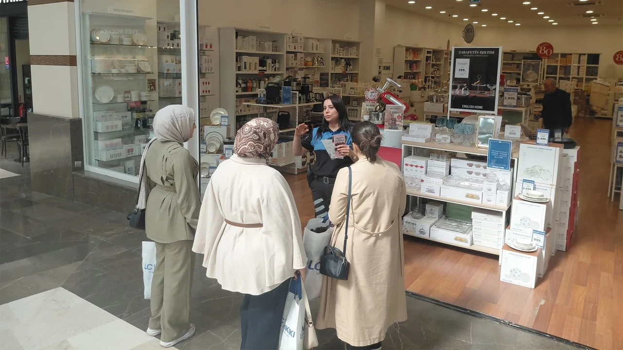 Toplum Destekli Polislerden Bilecik’te KADES, Evden Hırsızlık ve Sahte Para hakkında bilgilendirme