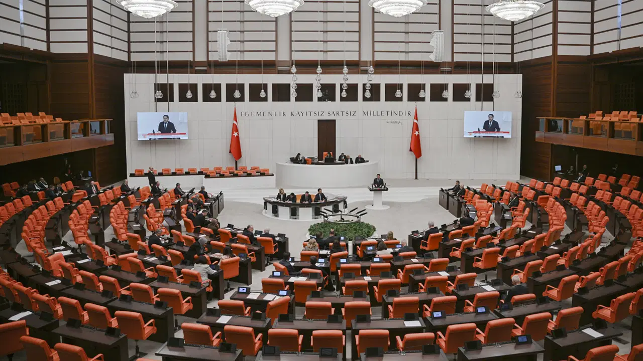 TBMM Genel Kurulu'nda gergin anlar: İYİ Parti ve DEM Parti arasında 'Öcalan' tartışması
