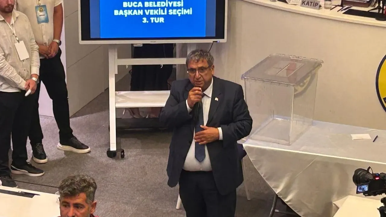 Buca Belediyesi'nde Başkanvekili CHP'li Hüseyin Benzer oldu