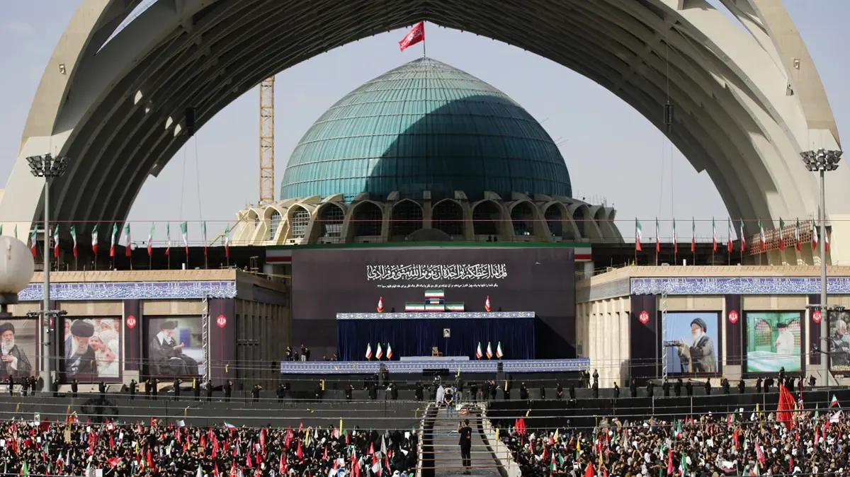 Hamaney'e veda töreni! ABD ve İsrail aleyhine sloganlar atıldı
