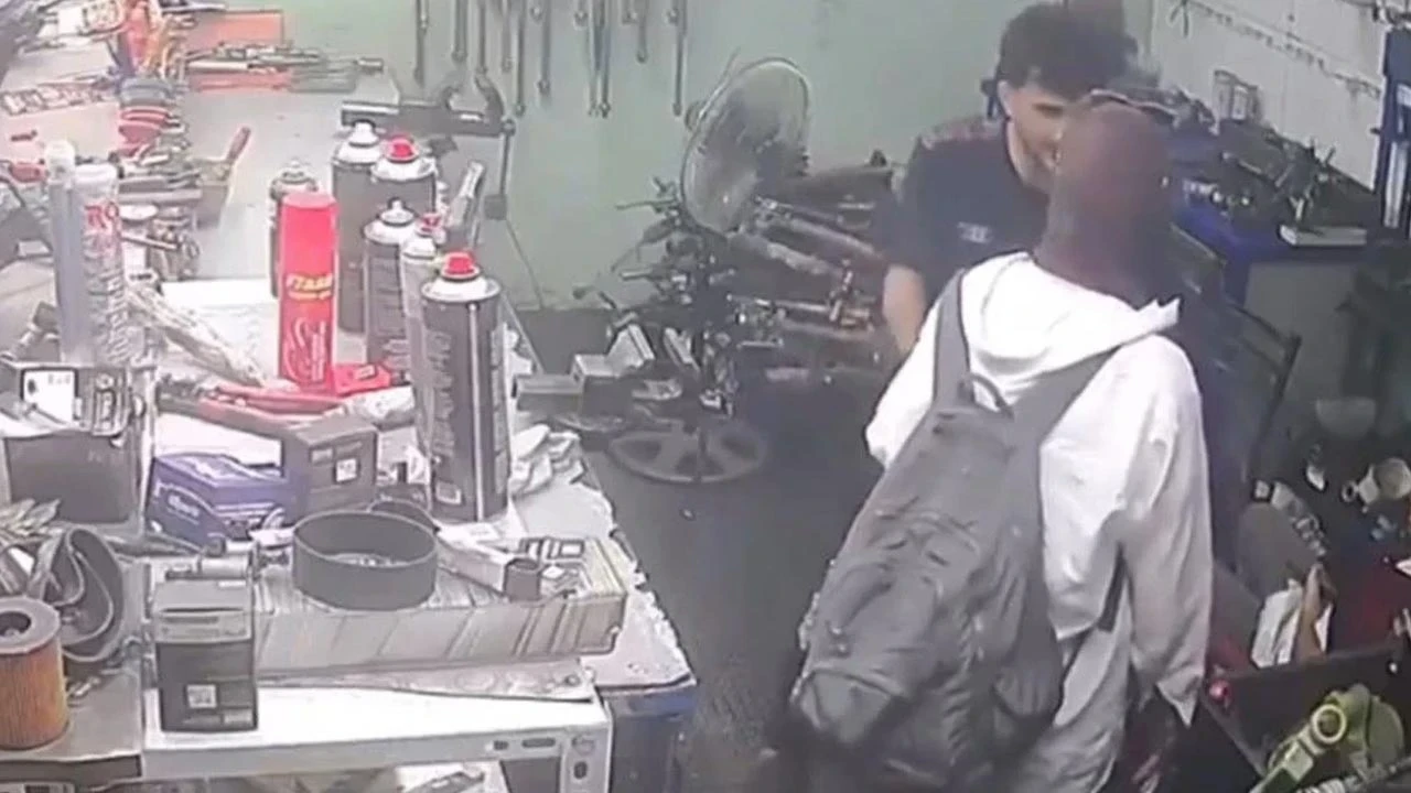 İstanbul'da Erkekleri Taciz Eden Kadın Gözaltına Alındı