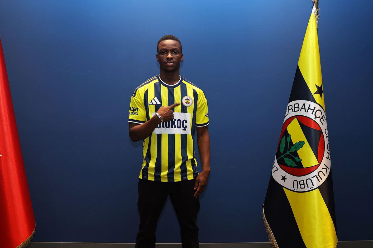 Fenerbahçe, Amara Diouf ile 5 yıllık sözleşme imzaladı