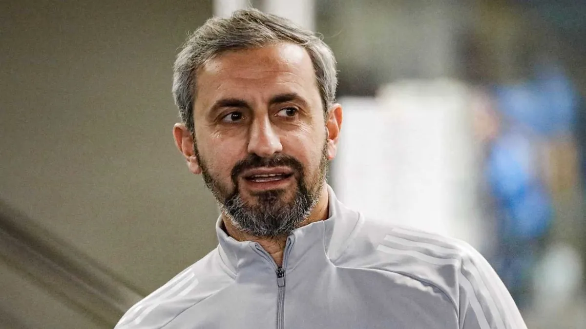 Erzurumspor FK teknik direktör Serkan Özbalta ile sözleşme yeniledi!