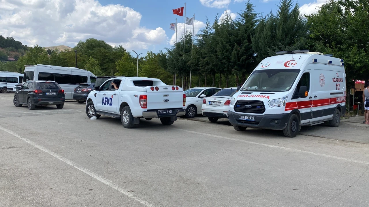 Gezi teknesi battı: 7 kişi kurtarıldı
