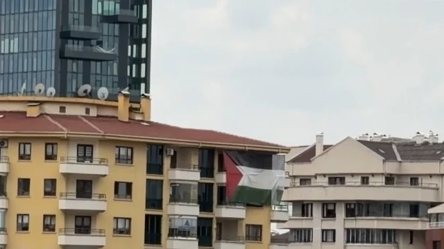 Donald Trump'ın Ankara’da kalacağı otelin karşısına Filistin bayrağı asıldı