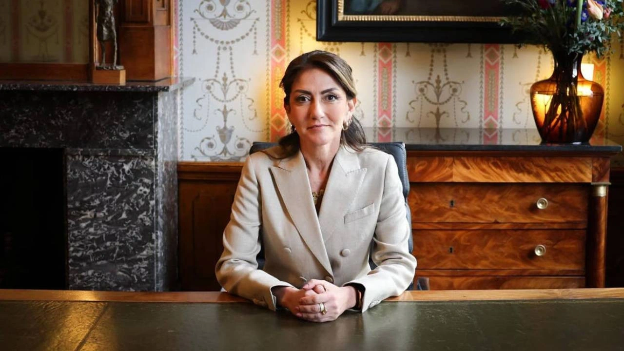7 yaşında mülteci olarak ayrıldı... Ankara'ya bu kez Savunma Bakanı olarak dönüyor