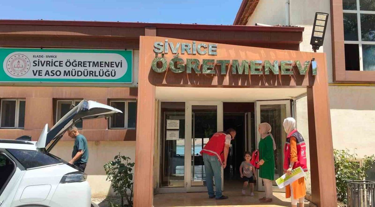 Elazığ’da Mobil Sosyal Hizmet Aracı vatandaşlarla buluşmaya devam ediyor