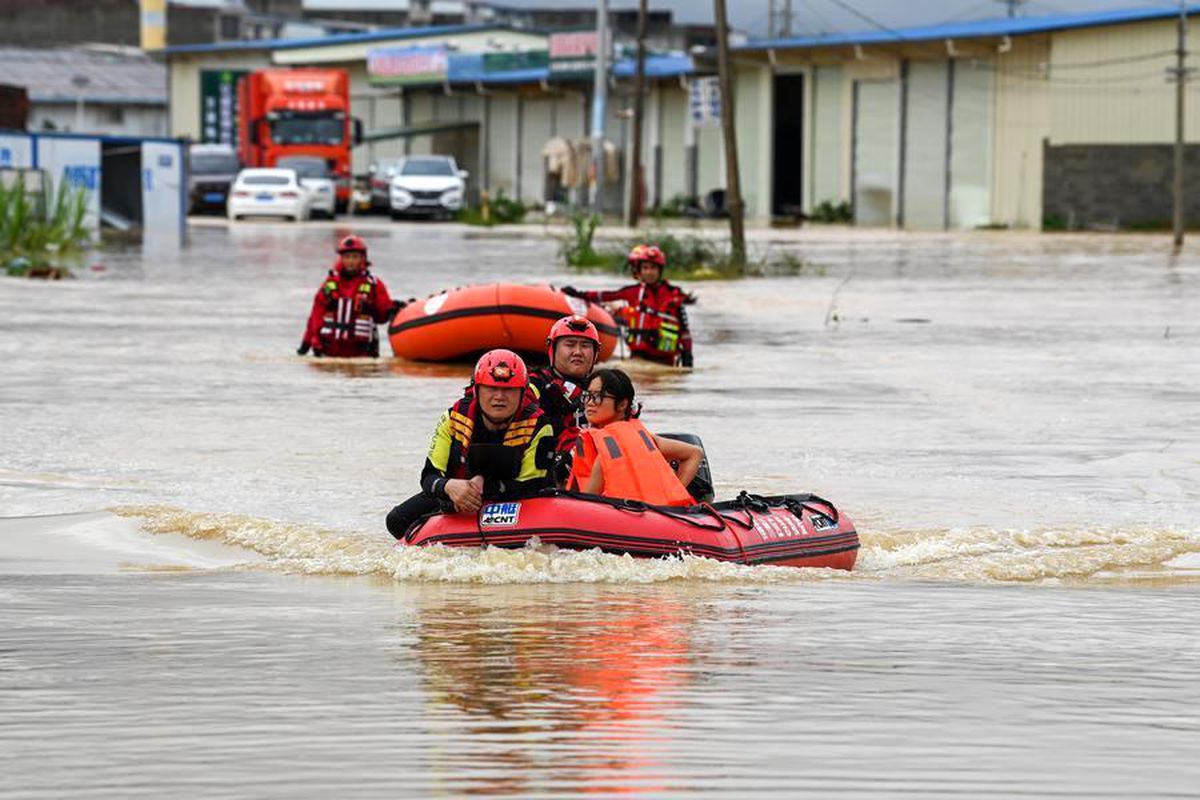 Albüm: Çin'in Guangxi Bölgesinde Selin Ardından Bölgeye Kurtarma Ekipleri Sevk Edildi