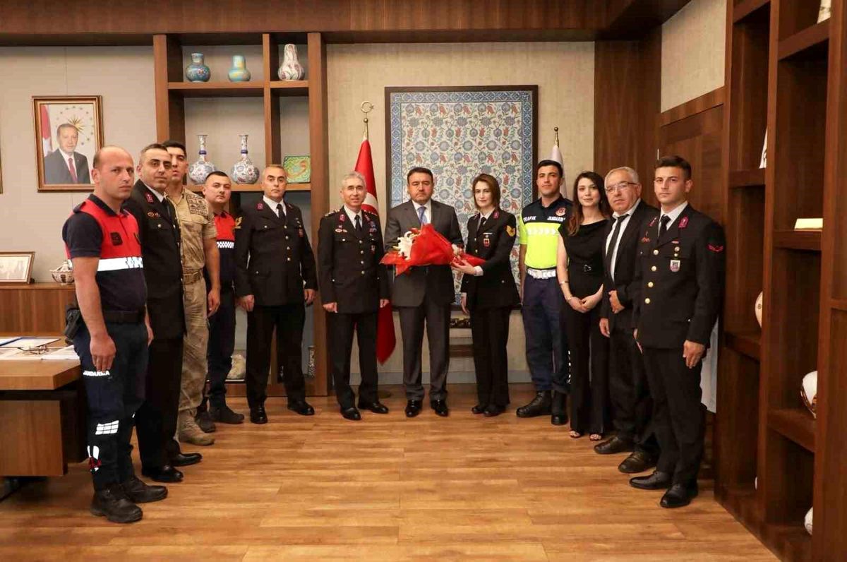 Vali Işın: "Jandarma devletimizin gücünü ve şefkatini temsil ediyor"