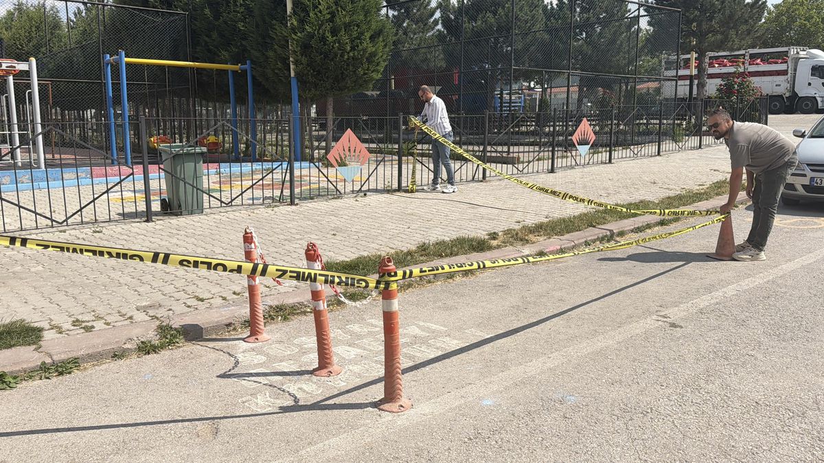 Kendisini ayağından vuran saldırgana taş atarak karşılık verdi