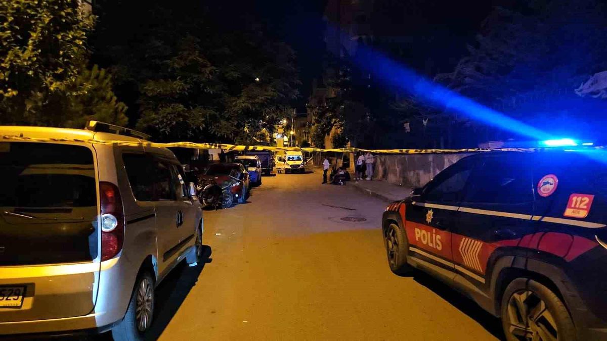 Sultangazi'de çalıntı motosikletle silahlı saldırı: 1 ağır yaralı