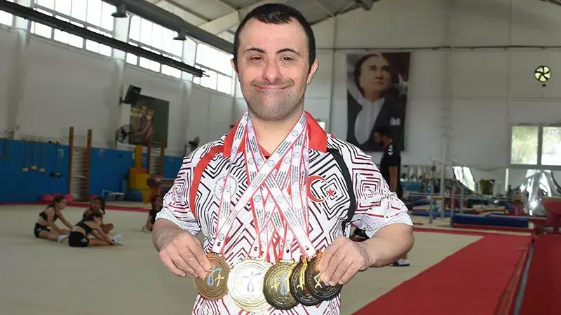 Enkazdan çıkan şampiyon