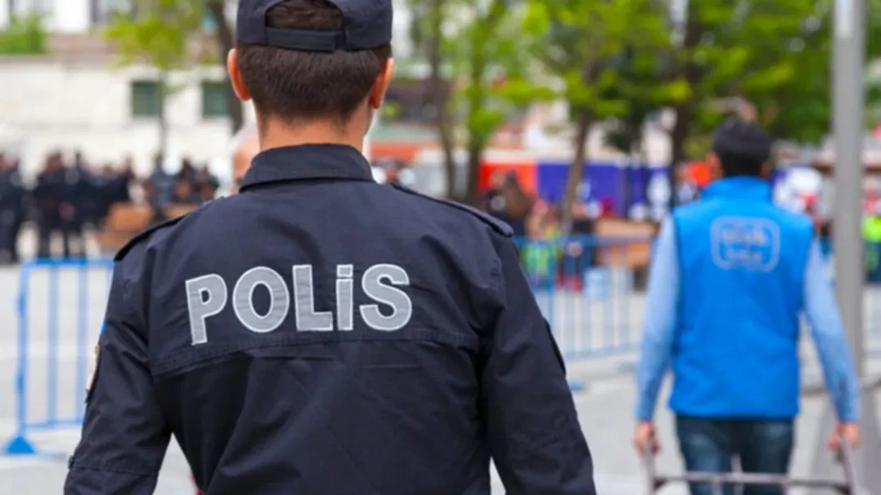 Bakan duyurdu: Polislerin mesai saatleri değişiyor