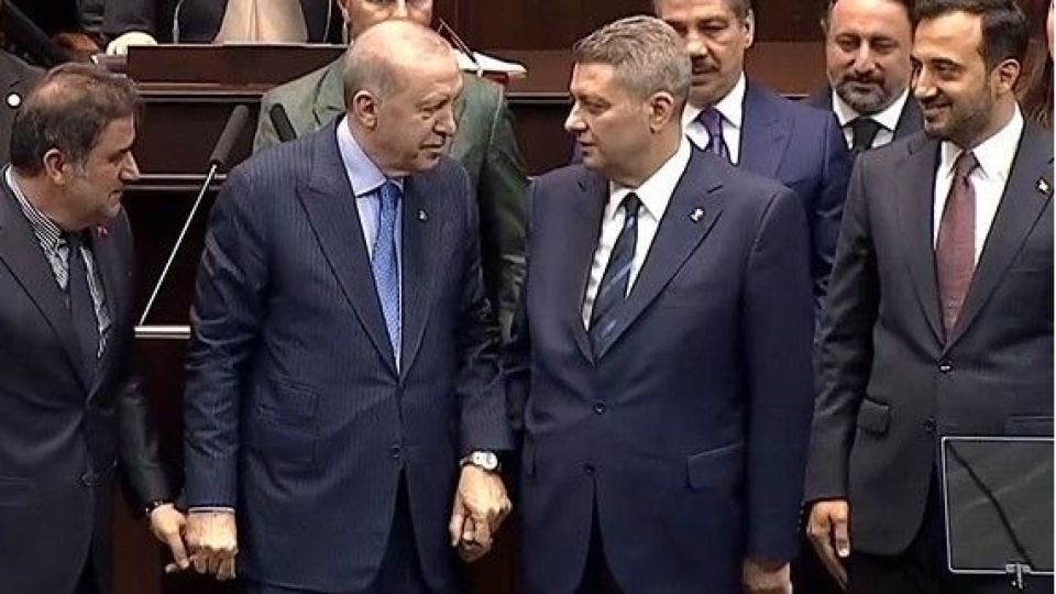 İYİ Parti'den istifa eden Ersin Beyaz AK Parti'ye katıldı