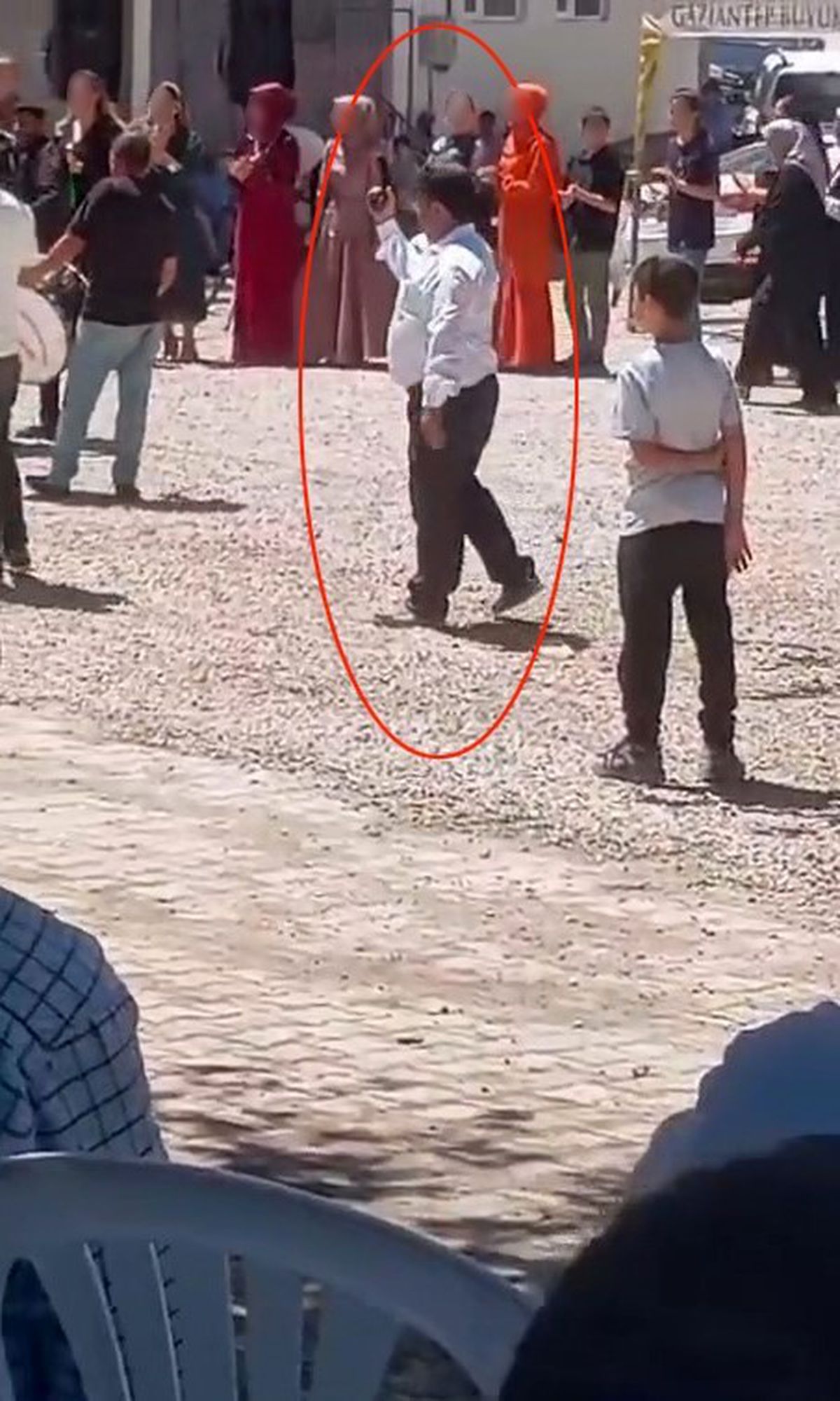 Gaziantep’te düğünde havaya ateş açan mahalle muhtarı tepki topladı
