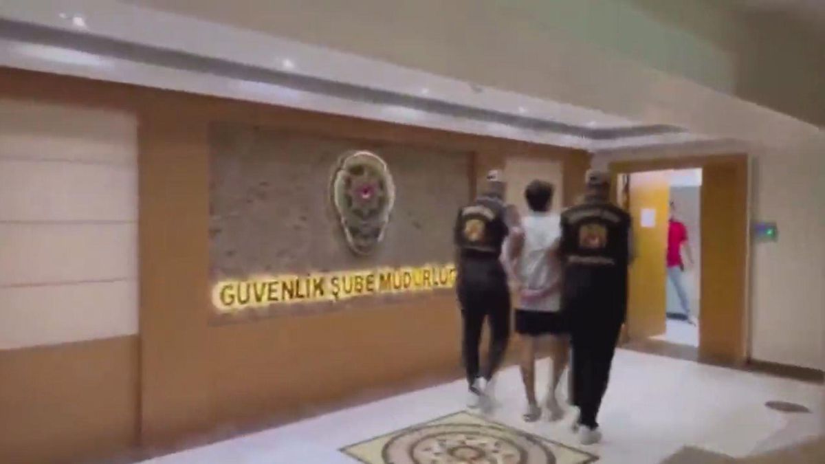 Deniz Göktaş'a ters kelepçe takıldı