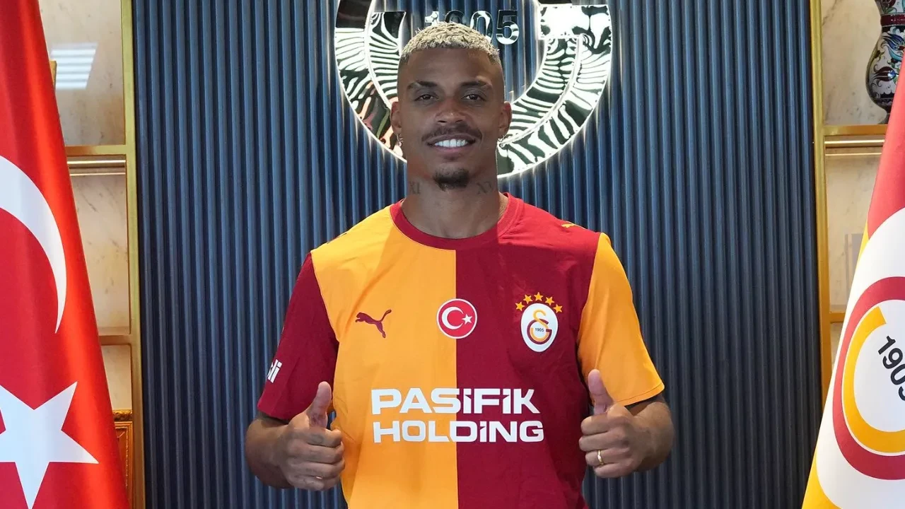 Galatasaray'da Lemina'dan imza sonrası açıklama! "Burada çok mutluyum"