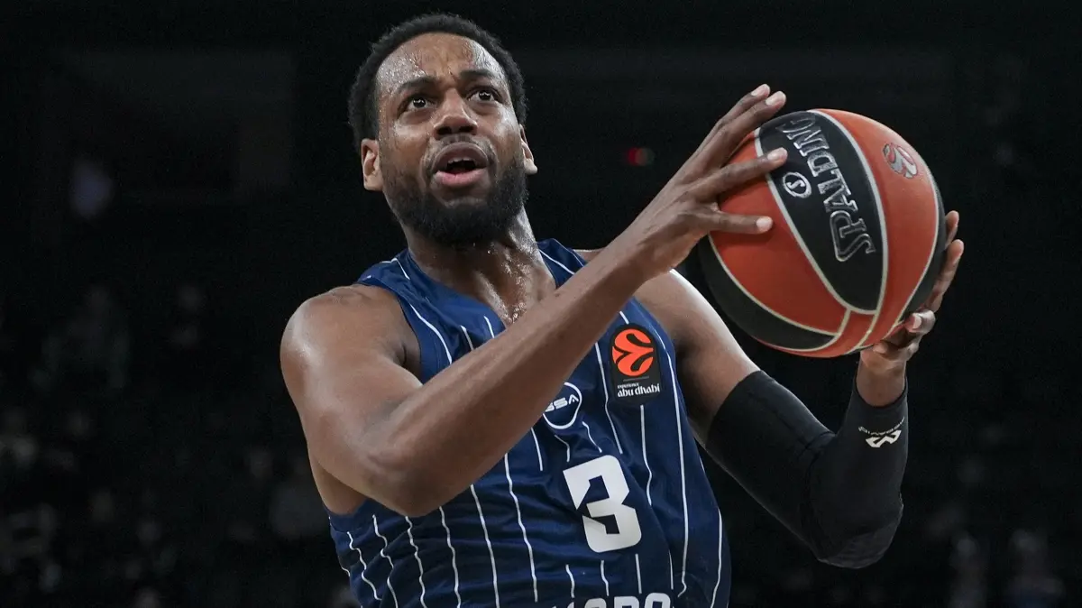 Anadolu Efes, Jordan Loyd'un sözleşmesini uzattı