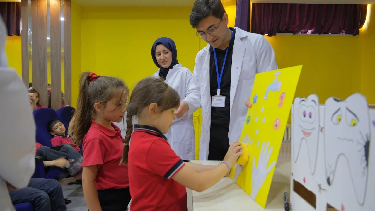 BŞEÜ Sağlık Bilimleri Fakültesinden minik öğrencilere Bireysel Hijyen Eğitimi
