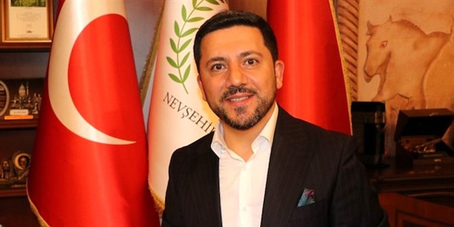 Nevşehir Belediye Başkanı Rasim Arı yeniden AK Parti'ye katılıyor